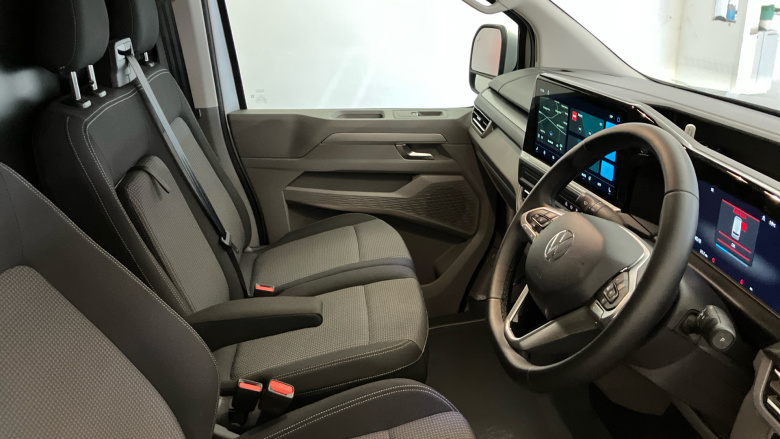 Volkswagen Transporter T32 Swb Electric 160kW 65kWh Commerce Pro Van Auto